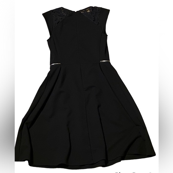 Mossimo Small A line Zip Back dress with lace detail - Picture 2 of 5